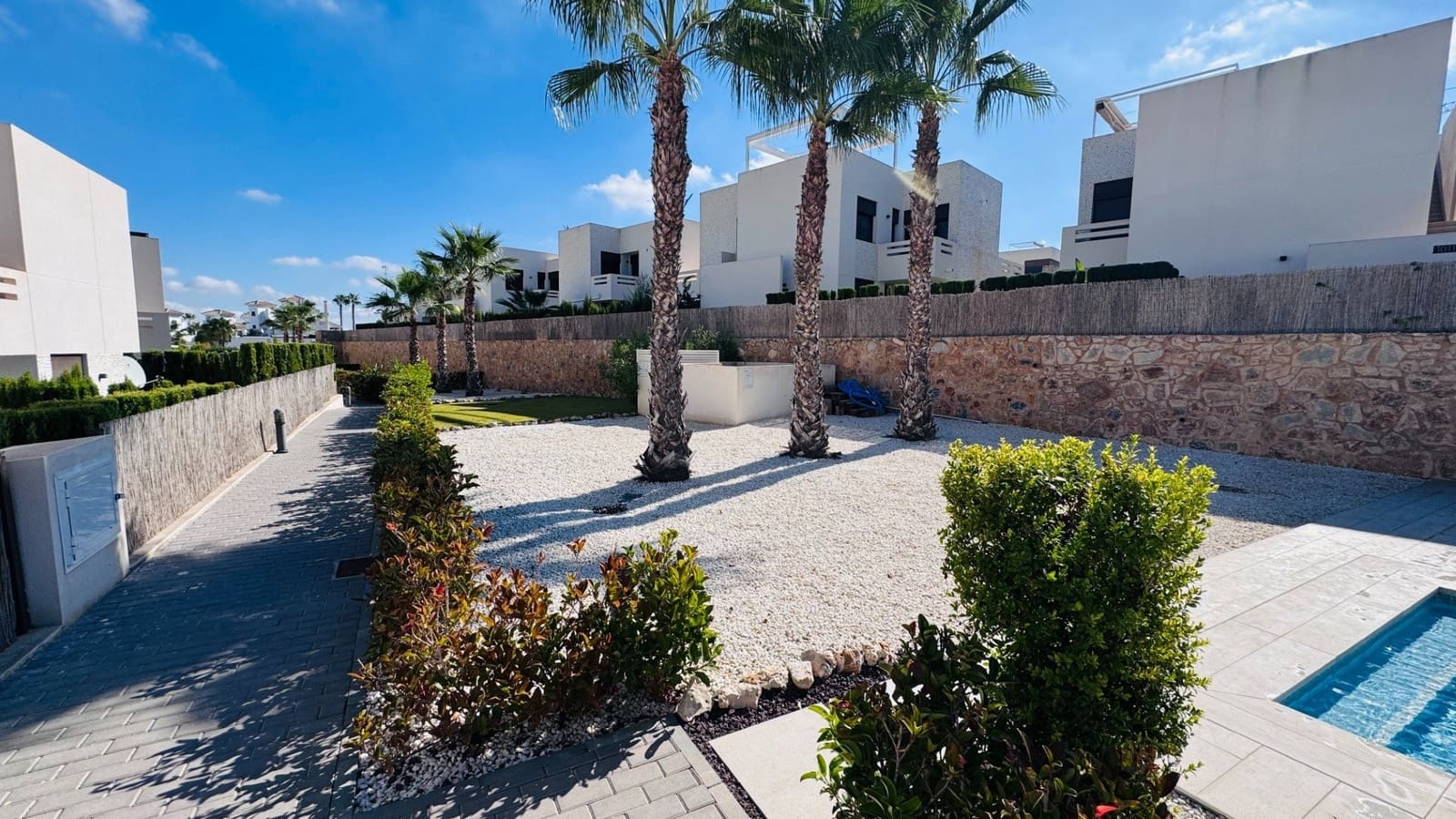 2 bedroom Apartment for sale in Algorfa with pool - € 259,990 (Ref: 9235834)