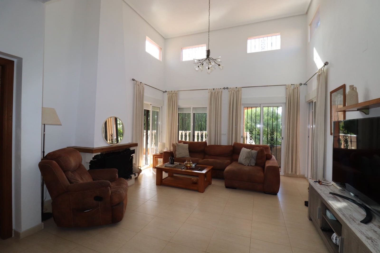 4 soverom Villa til salgs i Catral med svømmebasseng garasje - € 459 000 (Ref: 9249487)