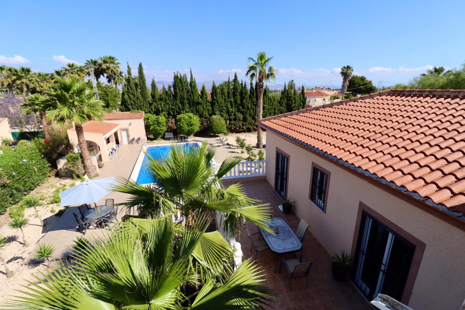 4 soverom Villa til salgs i Catral med svømmebasseng garasje - € 459 000 (Ref: 9249487)