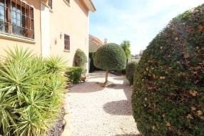 3 sypialnia Willa na sprzedaż w Algorfa z basenem garażem - 395 000 € (Ref: 9261865)