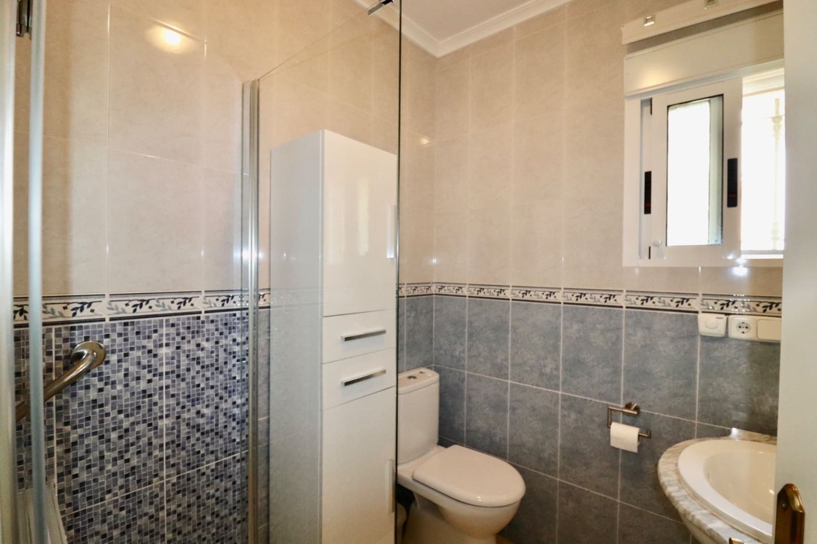 2 sovrum Villa till salu i Guardamar del Segura med pool - 215 000 € (Ref: 9296490)