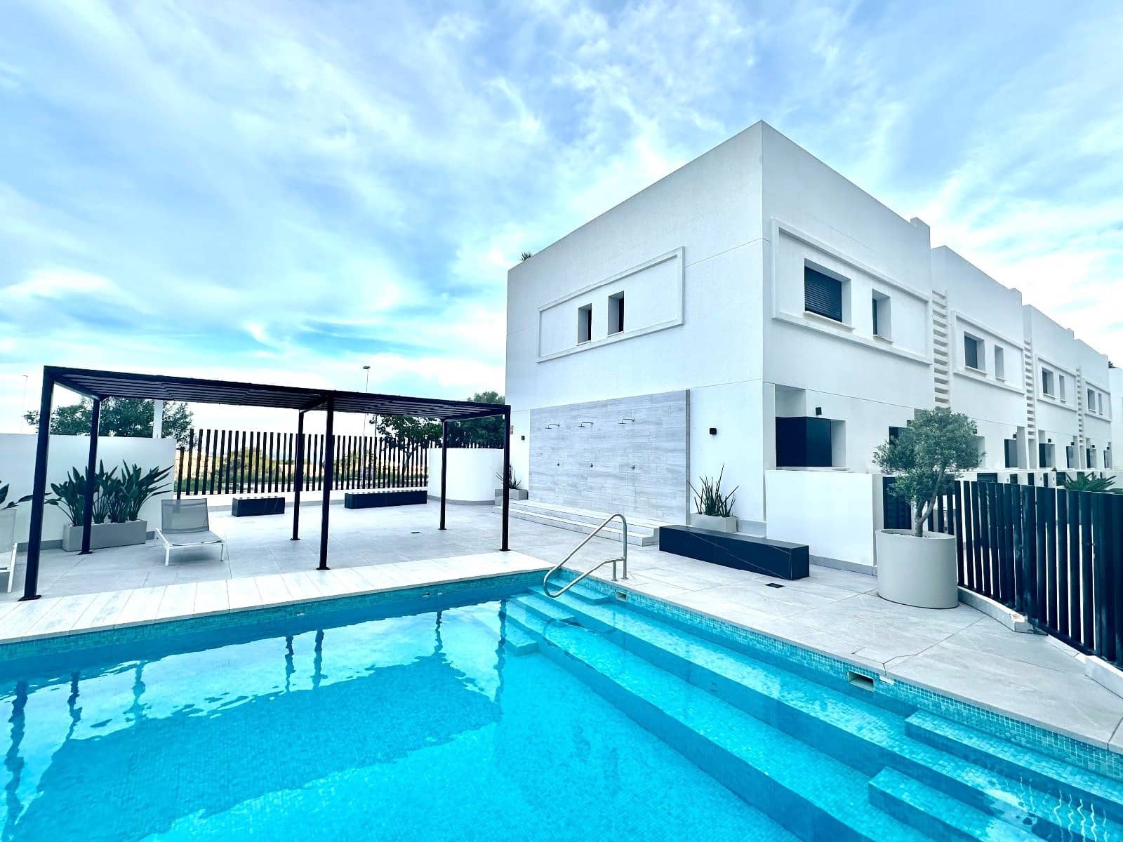 3 sovrum Lägenhet till salu i Guardamar del Segura med pool garage - 375 000 € (Ref: 9357499)