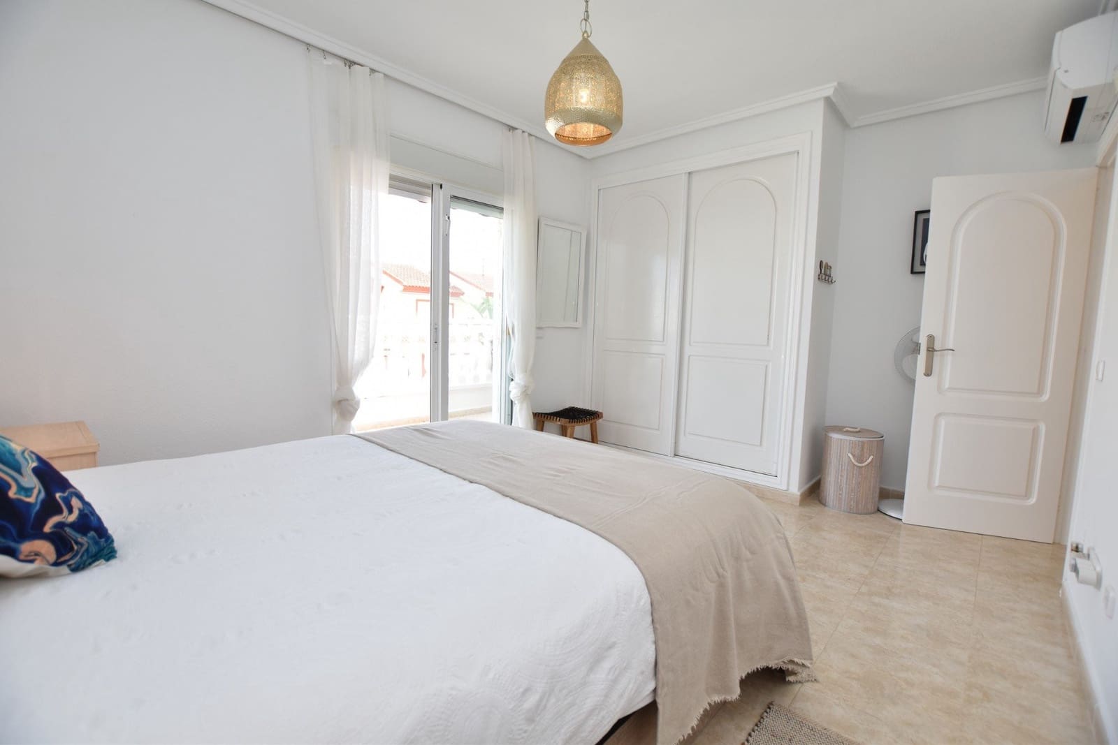 2 soveværelse Byhus til salg i Ciudad Quesada med swimmingpool - € 255.000 (Ref: 9357500)