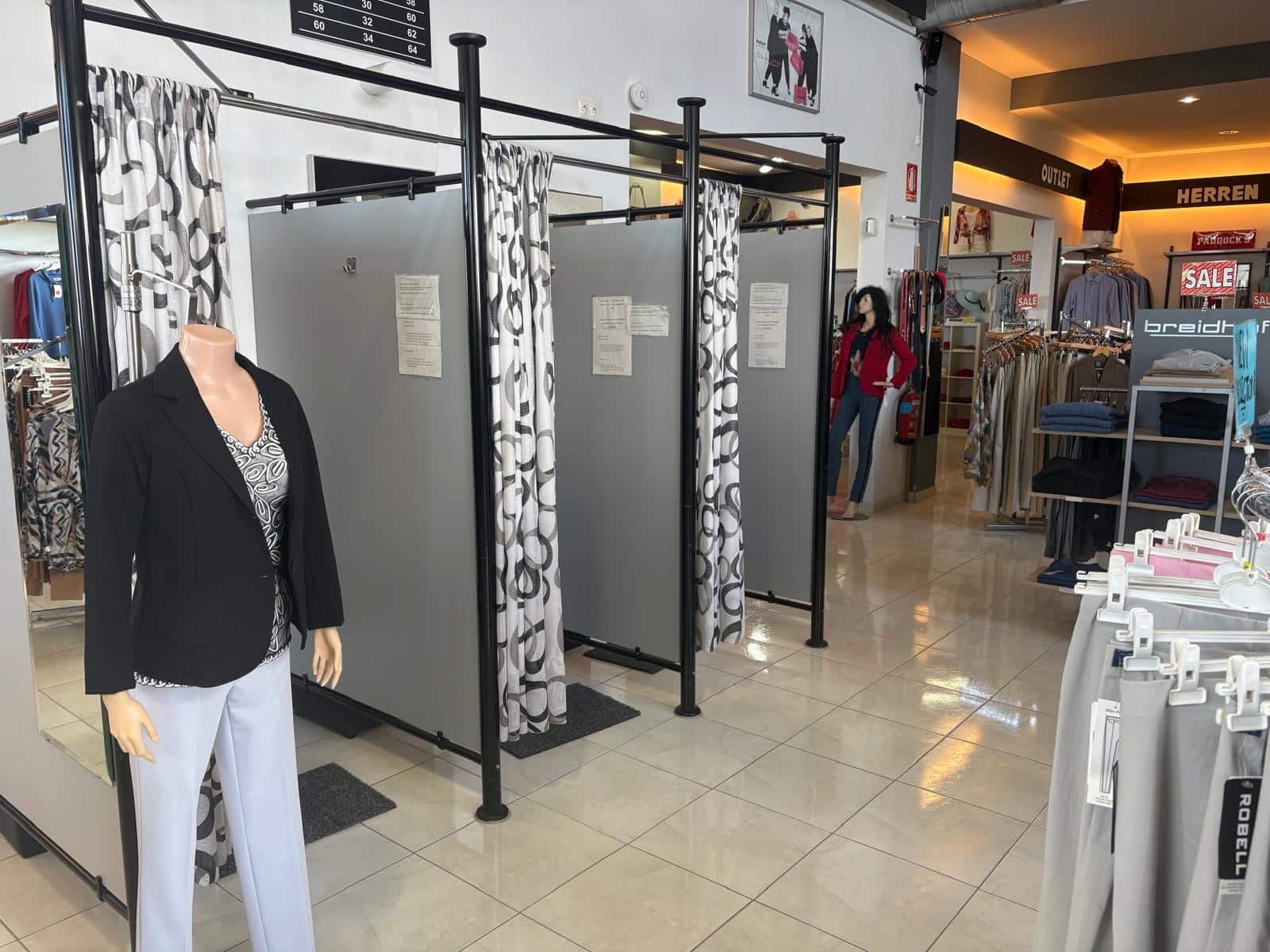 Business for sale in Algorfa - € 75,000 (Ref: 9357637)