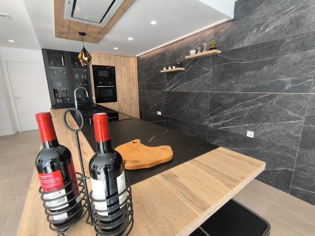 3 soverom Kjedet enebolig til salgs i Algorfa med svømmebasseng garasje - € 460 000 (Ref: 9379330)