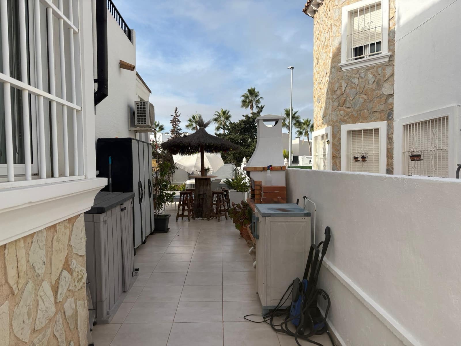 3 bedroom Townhouse for sale in Algorfa with pool - € 220,000 (Ref: 9385991)