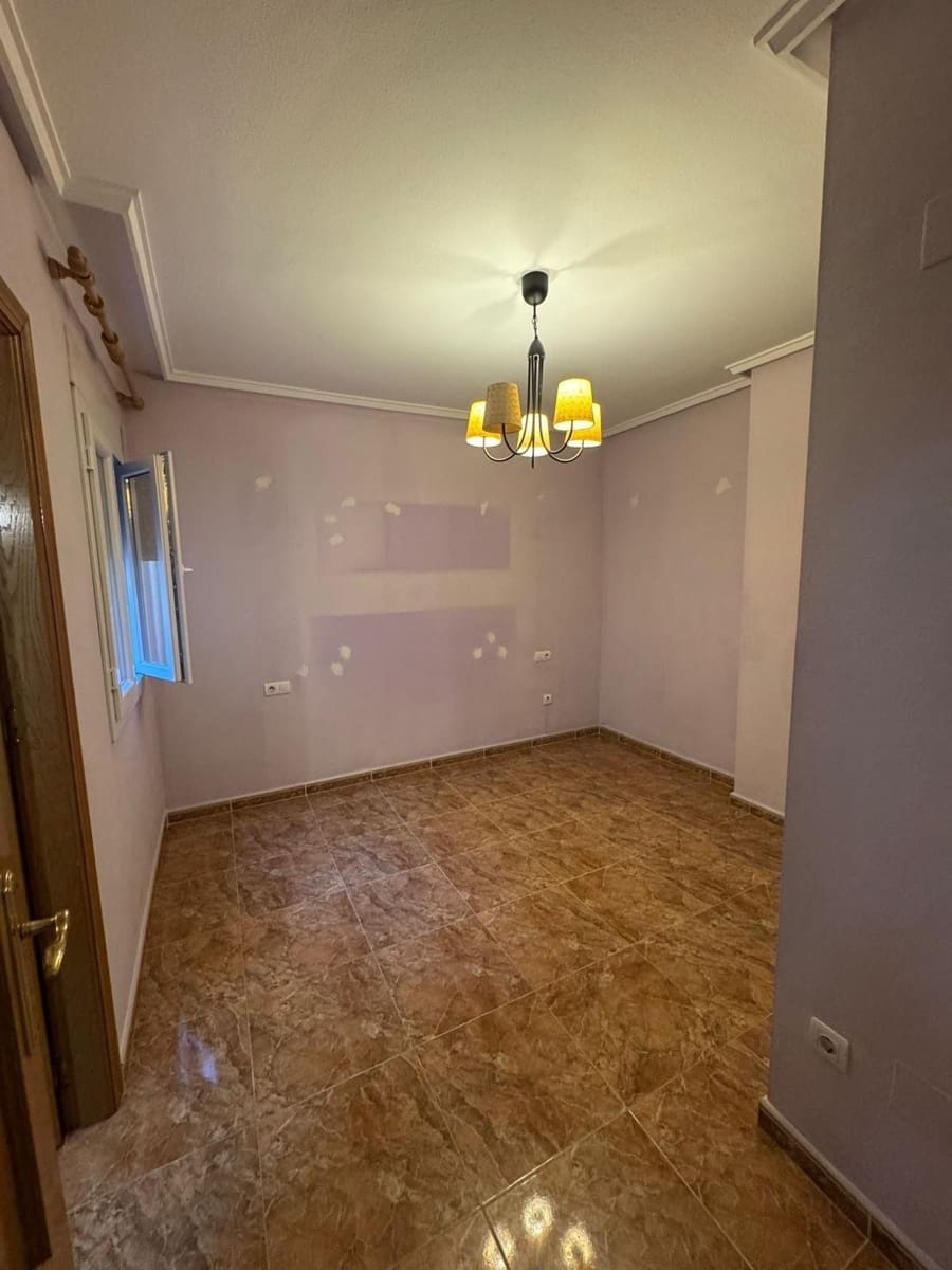 3 bedroom Apartment for sale in Jacarilla with garage - € 122,000 (Ref: 9400058)