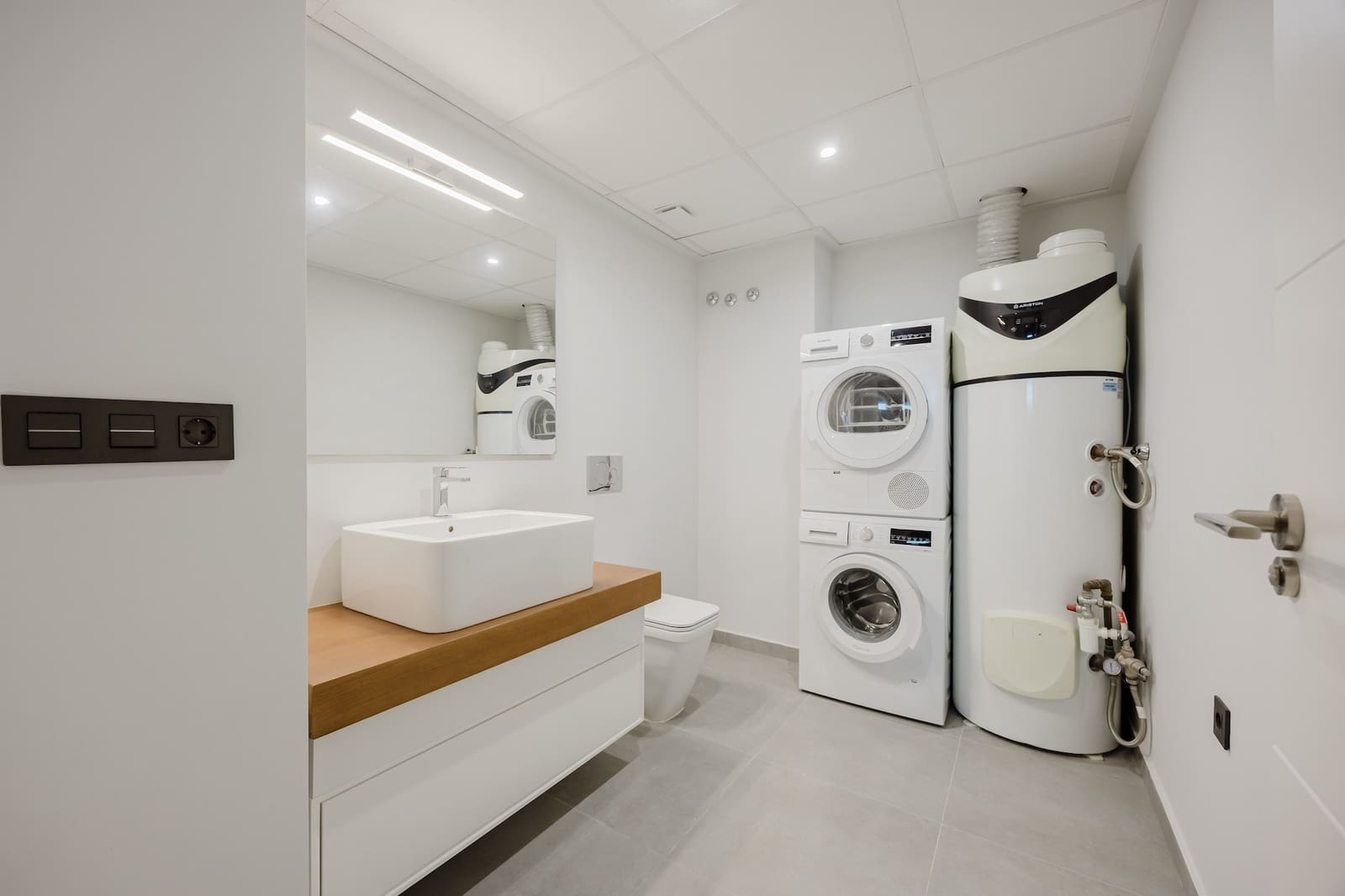 4 bedroom Villa for sale in Algorfa with pool - € 850,000 (Ref: 9449184)