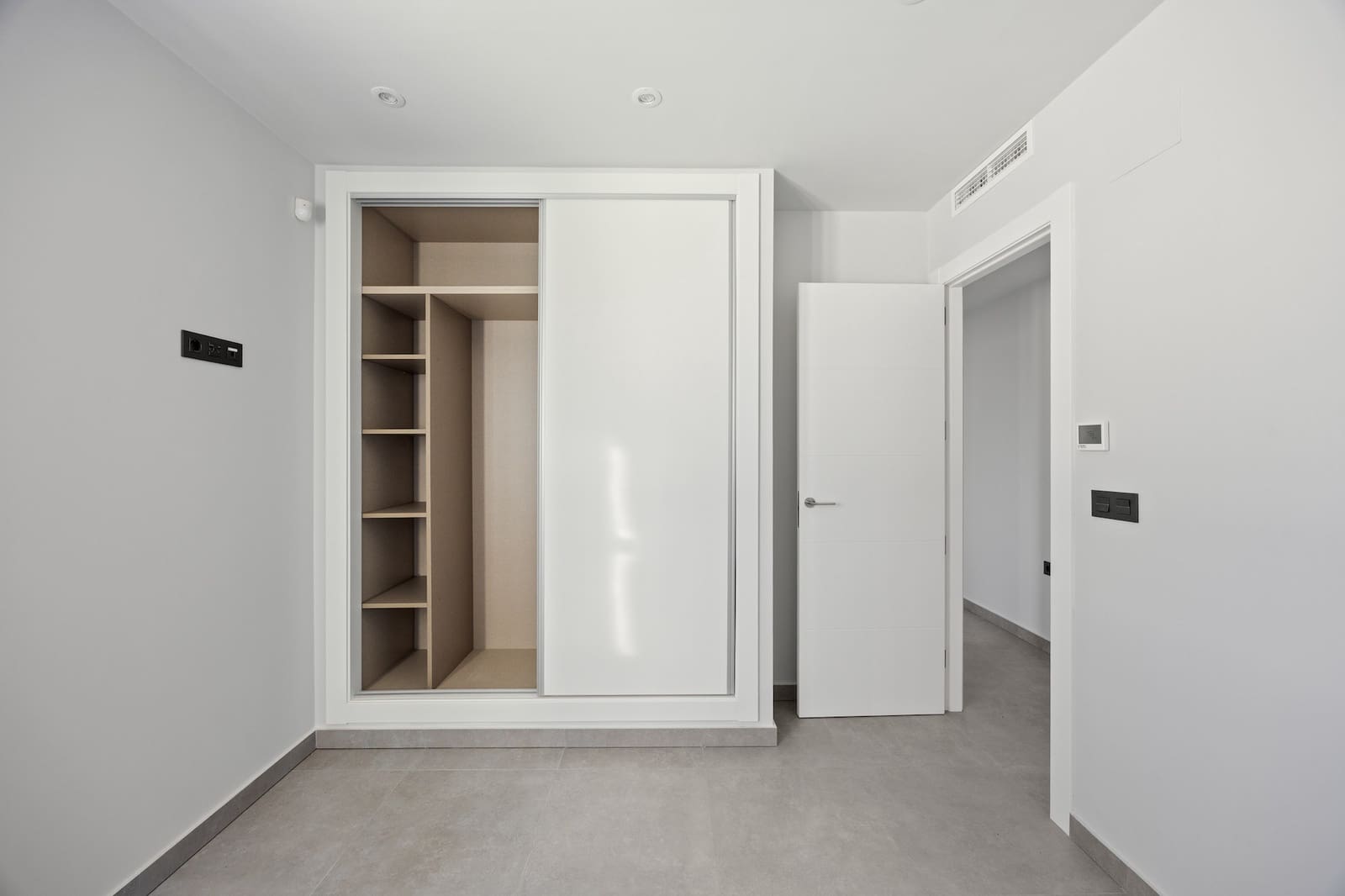 4 bedroom Villa for sale in Algorfa with pool - € 850,000 (Ref: 9449184)