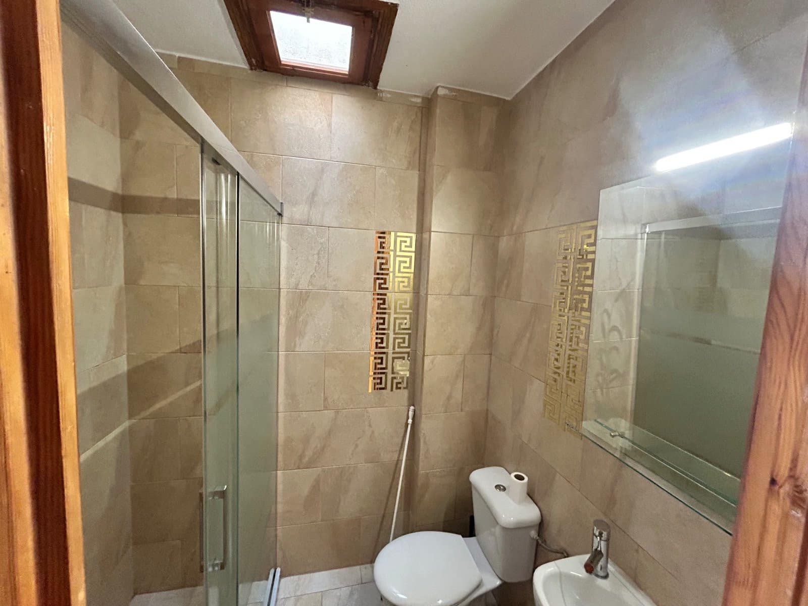 2 makuuhuone Omakotitalo myytävänä paikassa Torrevieja mukana uima-altaan - 149 999 € (Ref: 9450878)