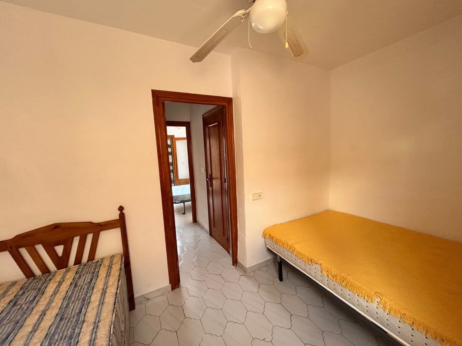 2 makuuhuone Omakotitalo myytävänä paikassa Torrevieja mukana uima-altaan - 149 999 € (Ref: 9450878)