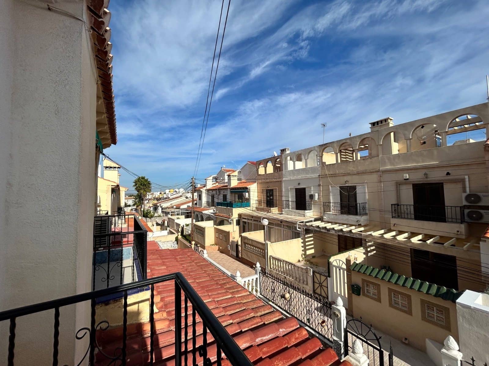 2 makuuhuone Omakotitalo myytävänä paikassa Torrevieja mukana uima-altaan - 149 999 € (Ref: 9450878)