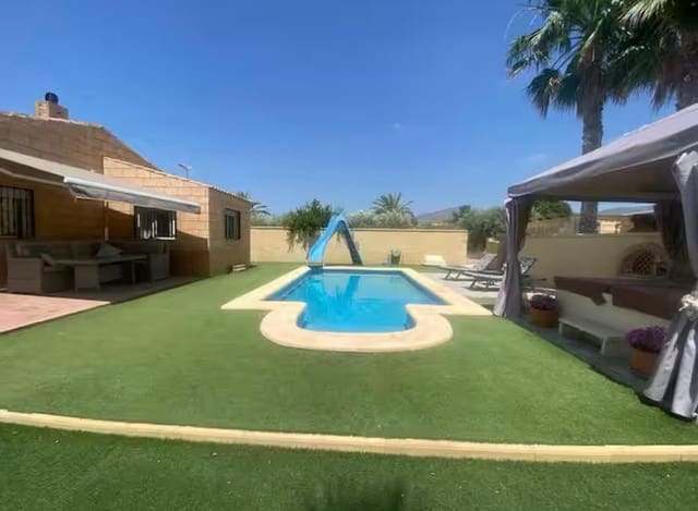 5 makuuhuone Huvila myytävänä paikassa Albatera mukana uima-altaan - 399 950 € (Ref: 9487148)