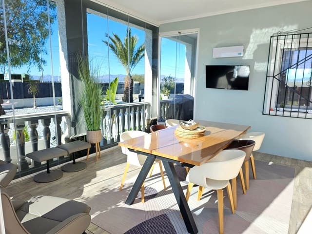 4 bedroom Villa for sale in La Marina, Elche / Elx with pool garage - € 520,000 (Ref: 9489794)