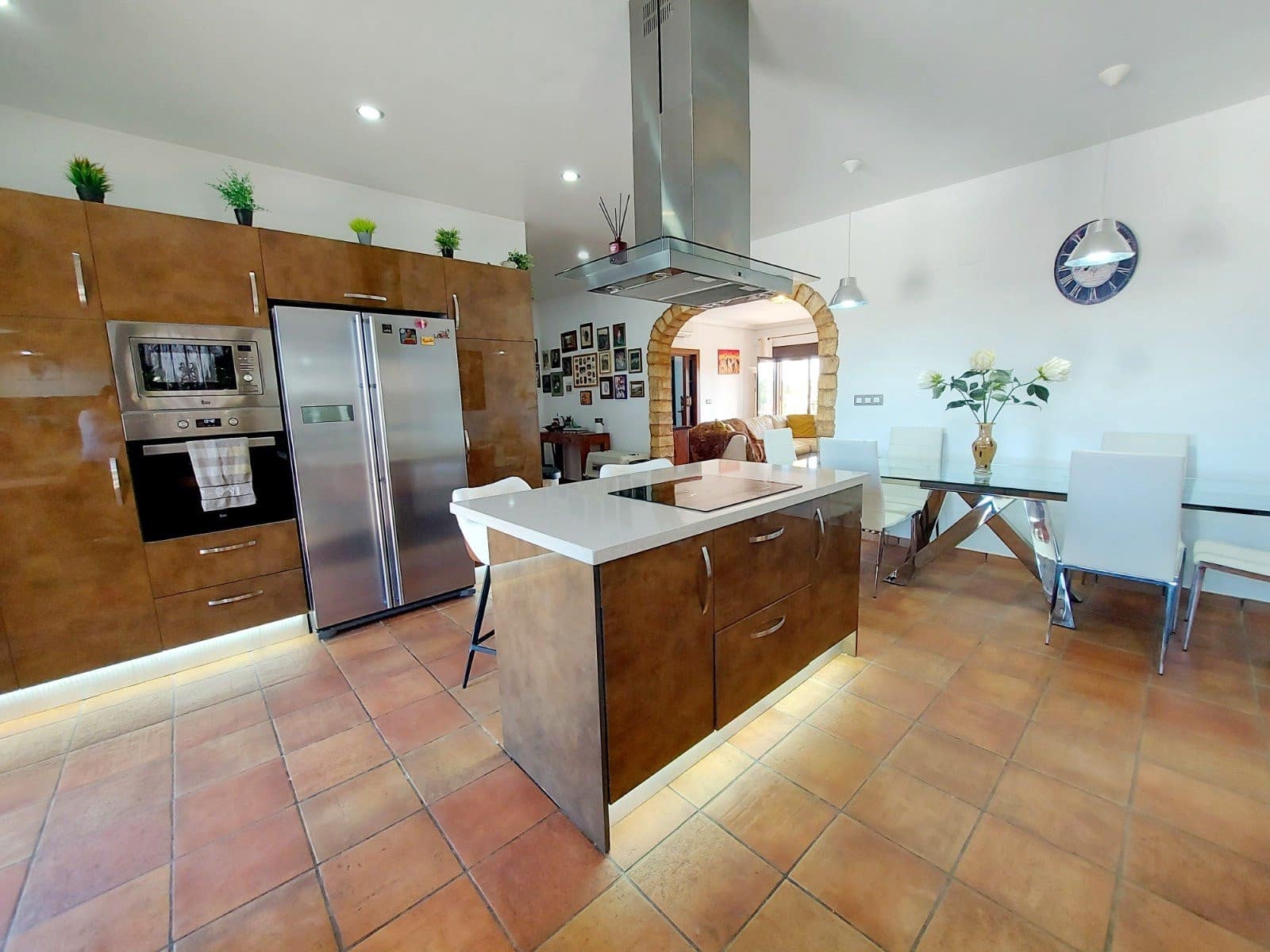 4 bedroom Villa for sale in Bigastro with pool garage - € 595,000 (Ref: 9503090)