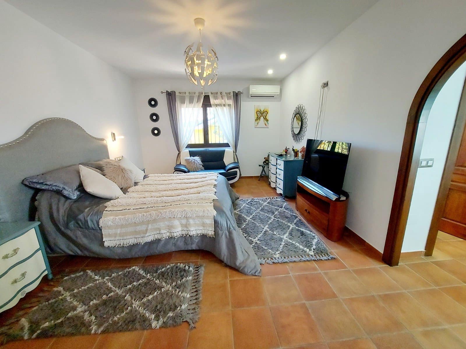 4 bedroom Villa for sale in Bigastro with pool garage - € 595,000 (Ref: 9503090)