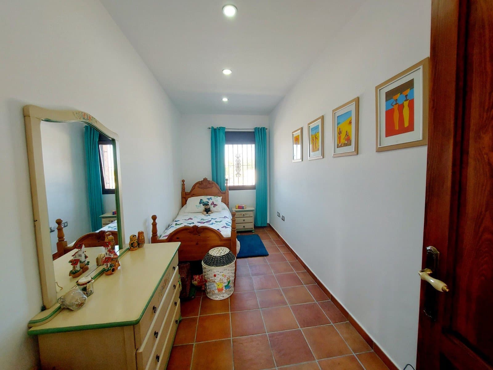 4 bedroom Villa for sale in Bigastro with pool garage - € 595,000 (Ref: 9503090)