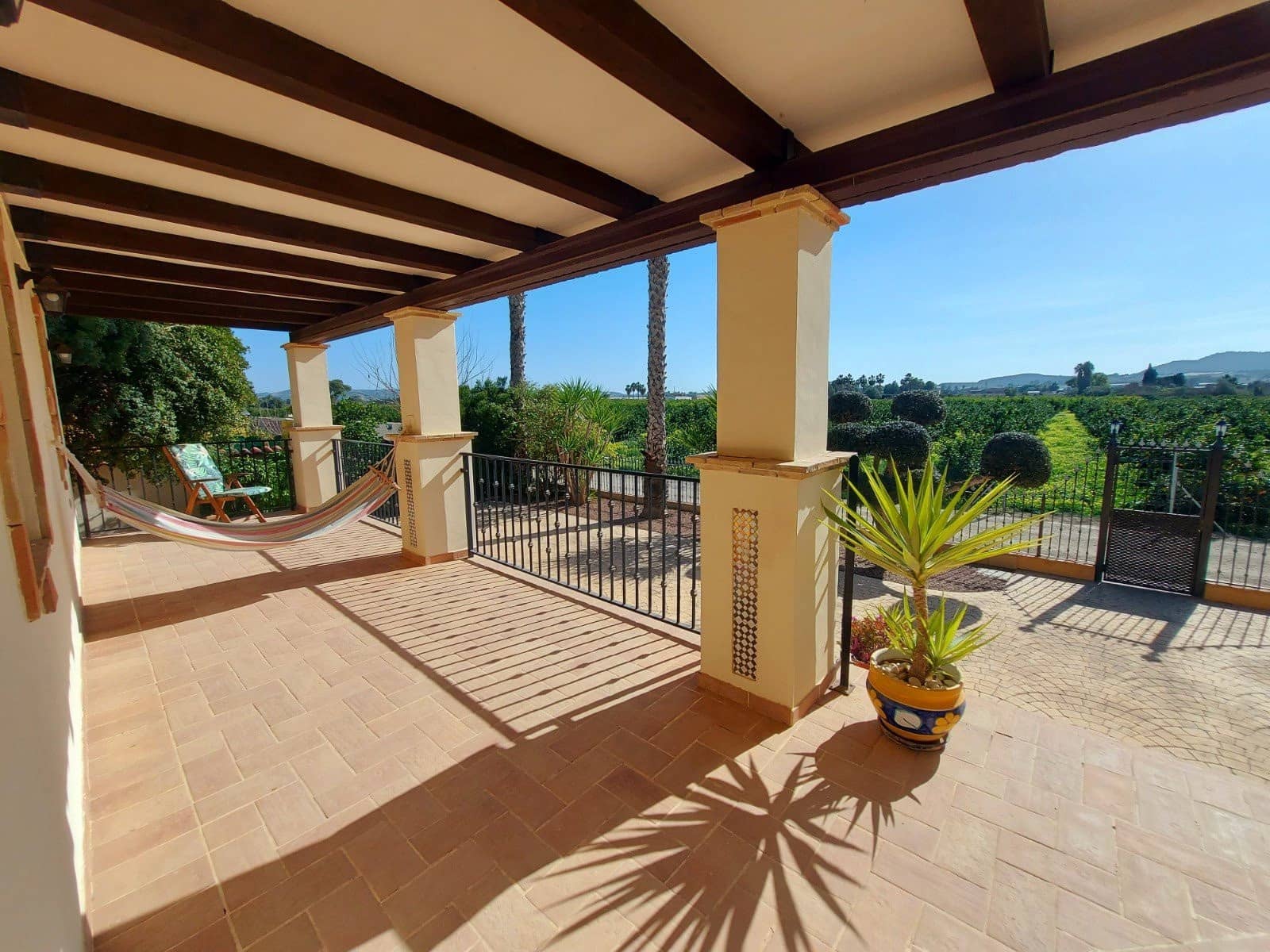 4 bedroom Villa for sale in Bigastro with pool garage - € 595,000 (Ref: 9503090)