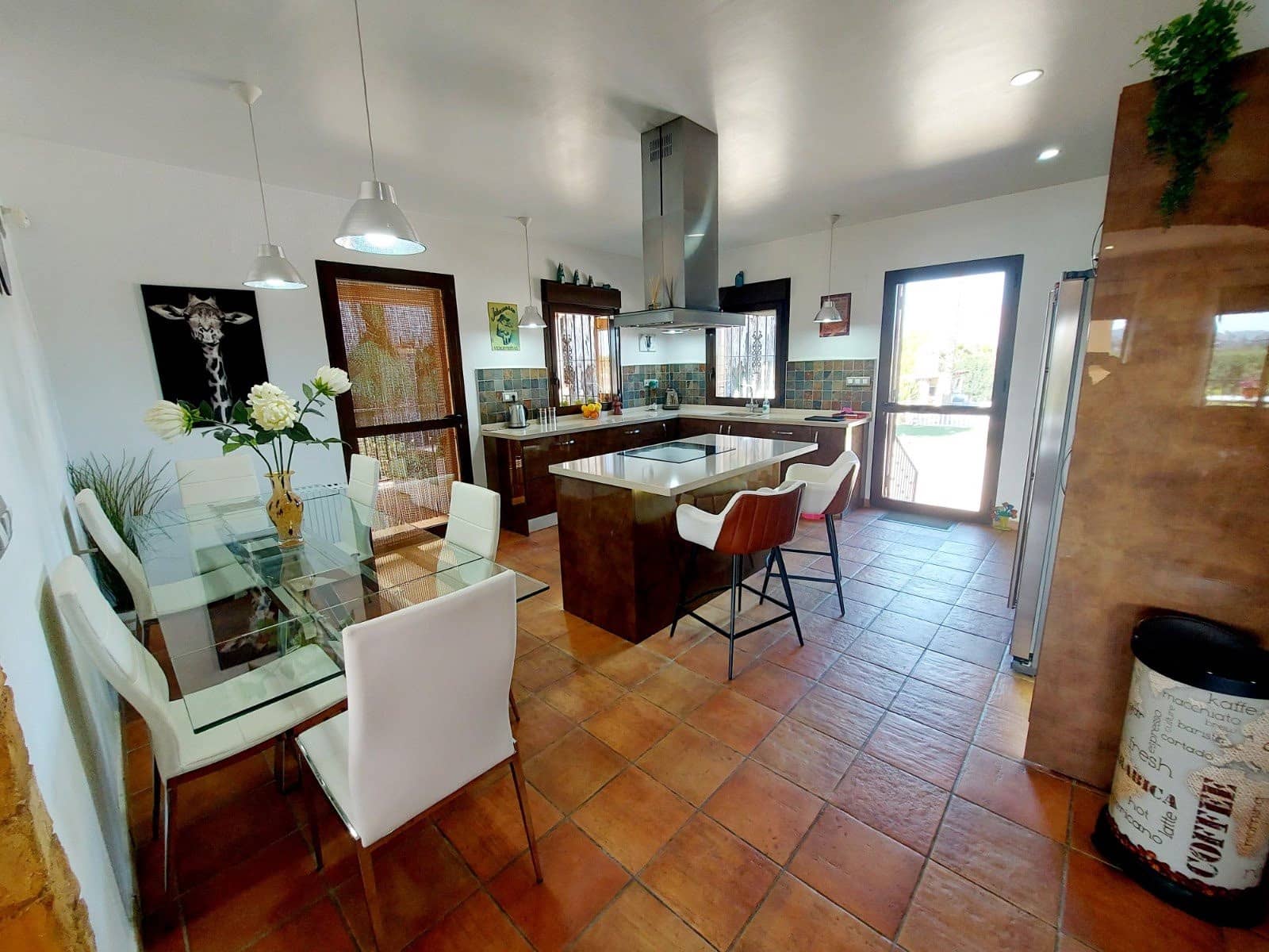 4 bedroom Villa for sale in Bigastro with pool garage - € 595,000 (Ref: 9503090)