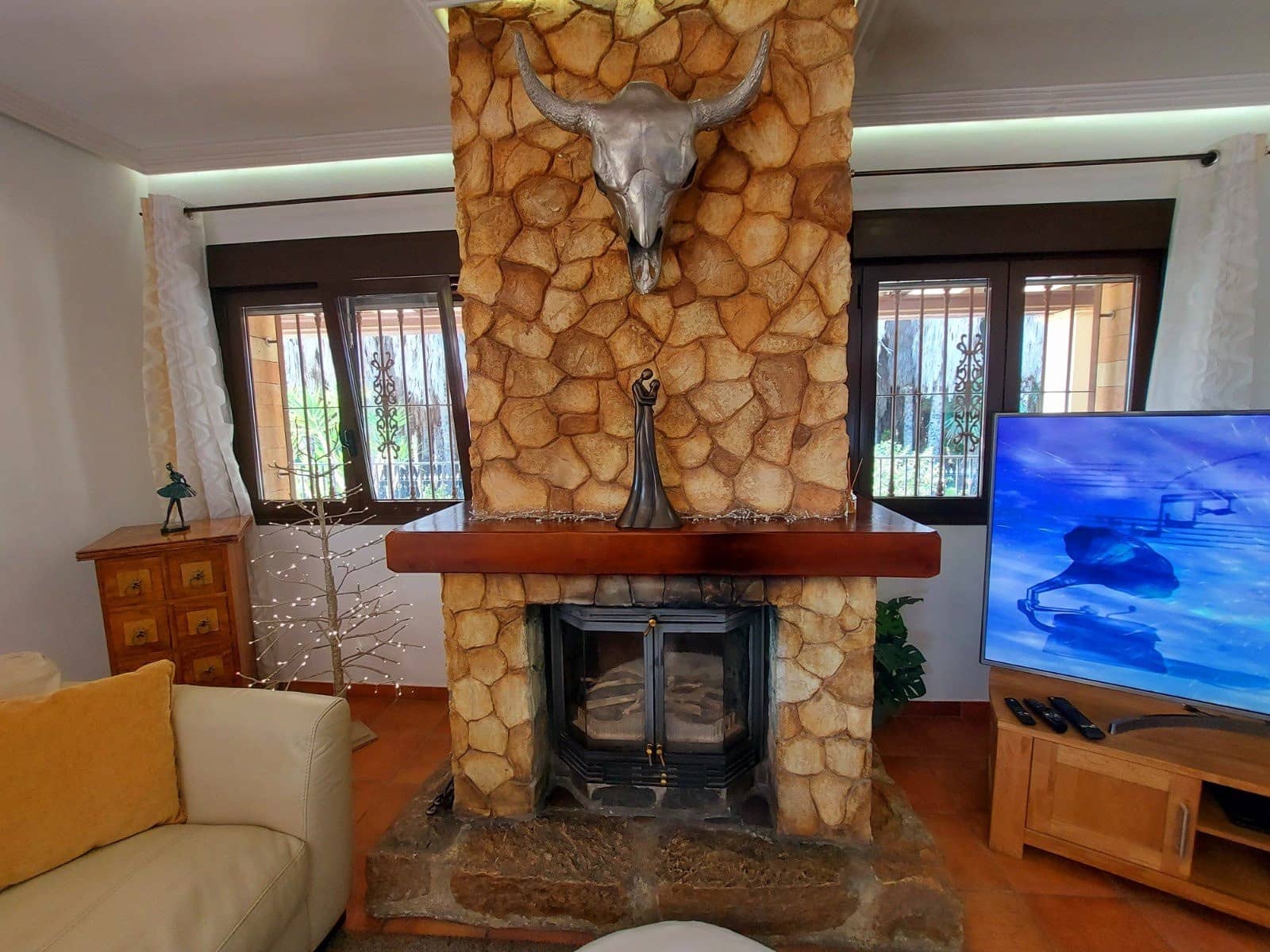 4 bedroom Villa for sale in Bigastro with pool garage - € 595,000 (Ref: 9503090)