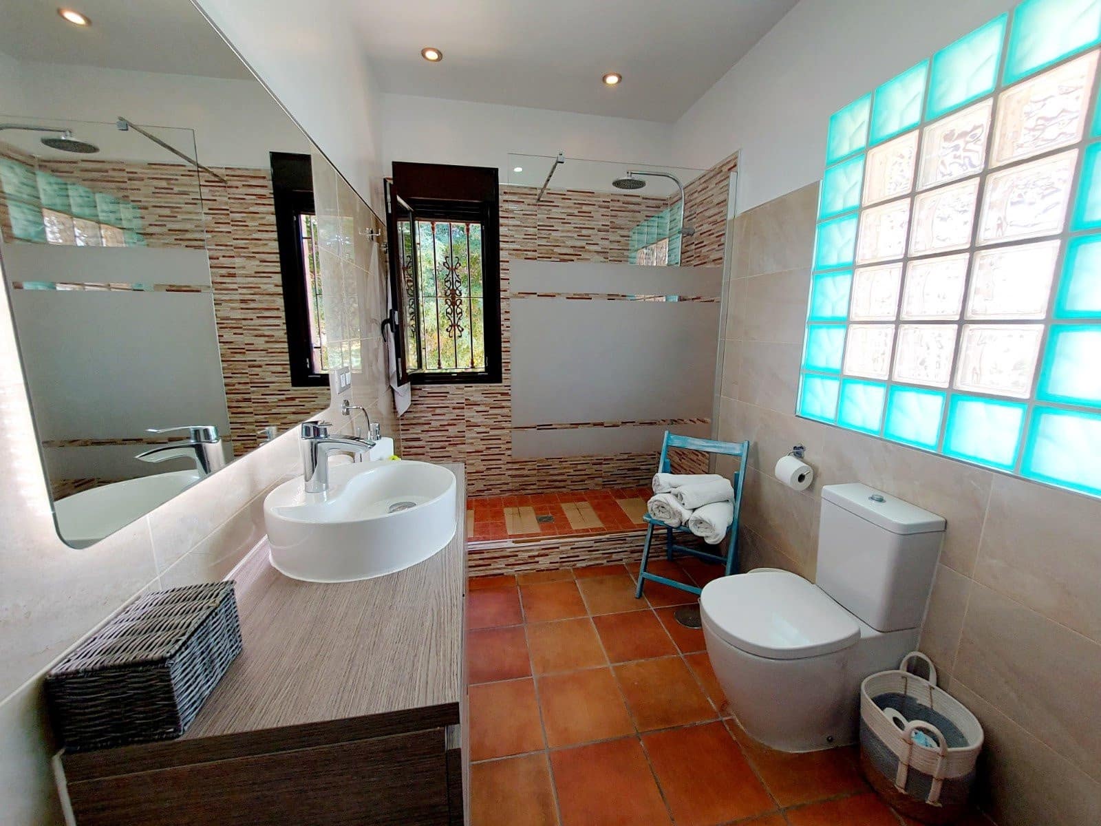 4 bedroom Villa for sale in Bigastro with pool garage - € 595,000 (Ref: 9503090)