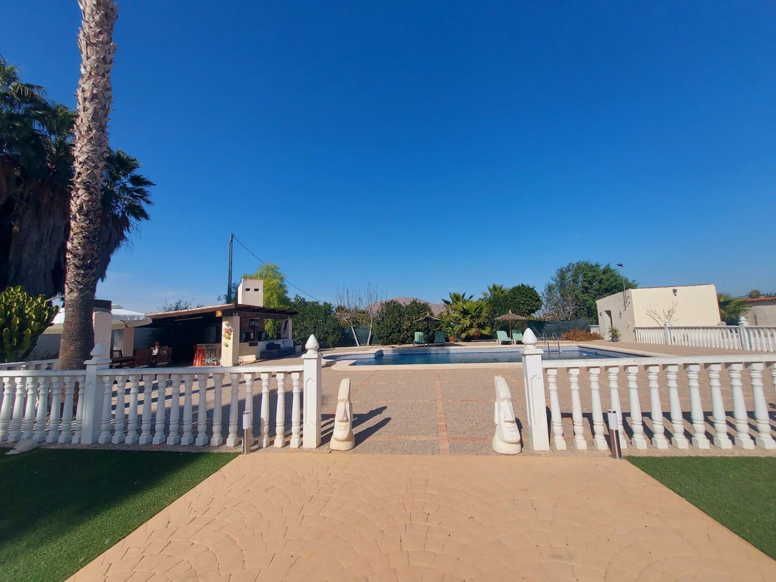 4 bedroom Villa for sale in Bigastro with pool garage - € 595,000 (Ref: 9503090)