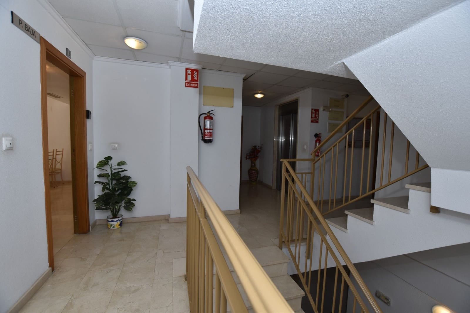 2 slaapkamer Appartement te koop in Algorfa met zwembad garage - € 139.995 (Ref: 9612026)