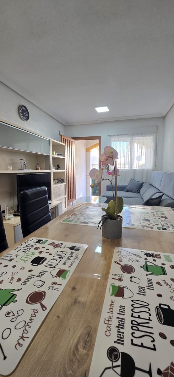 2 bedroom Apartment for sale in Guardamar del Segura with pool - € 145,000 (Ref: 9614208)