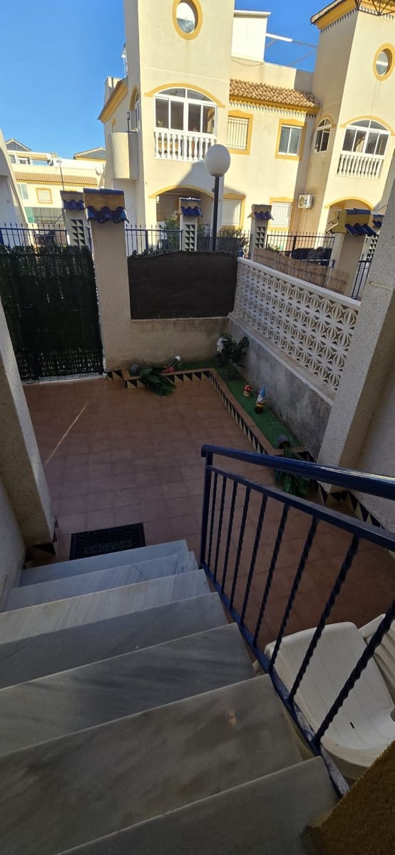 2 bedroom Apartment for sale in Guardamar del Segura with pool - € 145,000 (Ref: 9614208)