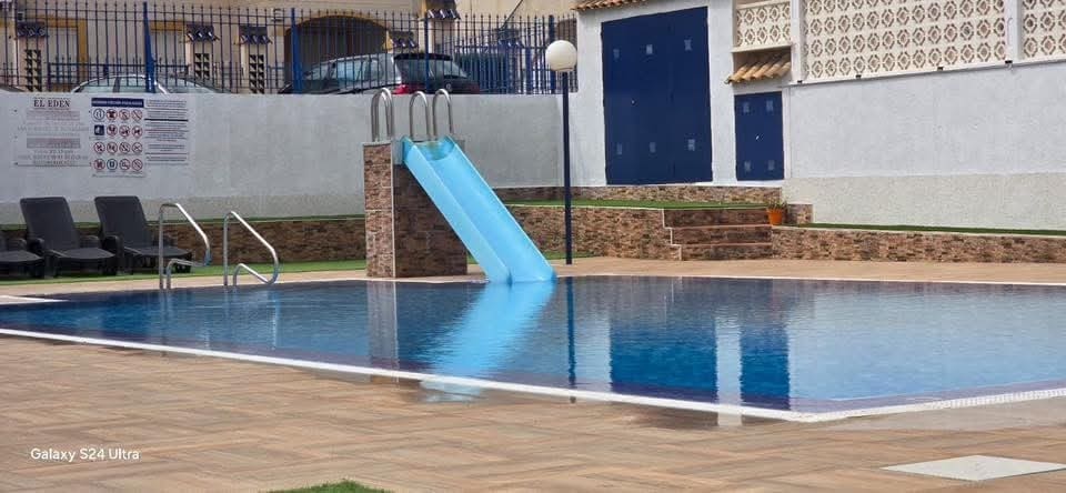 2 bedroom Apartment for sale in Guardamar del Segura with pool - € 145,000 (Ref: 9614208)