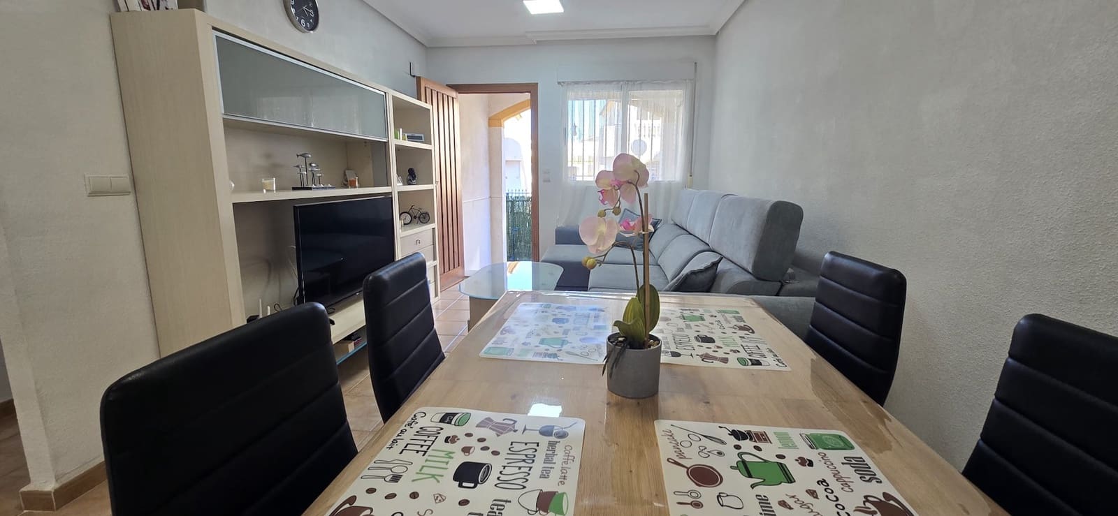 2 bedroom Apartment for sale in Guardamar del Segura with pool - € 145,000 (Ref: 9614208)