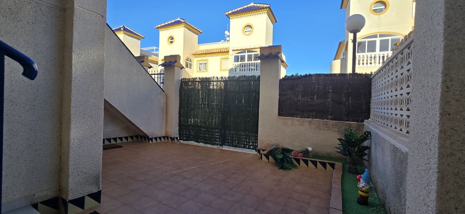 2 bedroom Apartment for sale in Guardamar del Segura with pool - € 145,000 (Ref: 9614208)