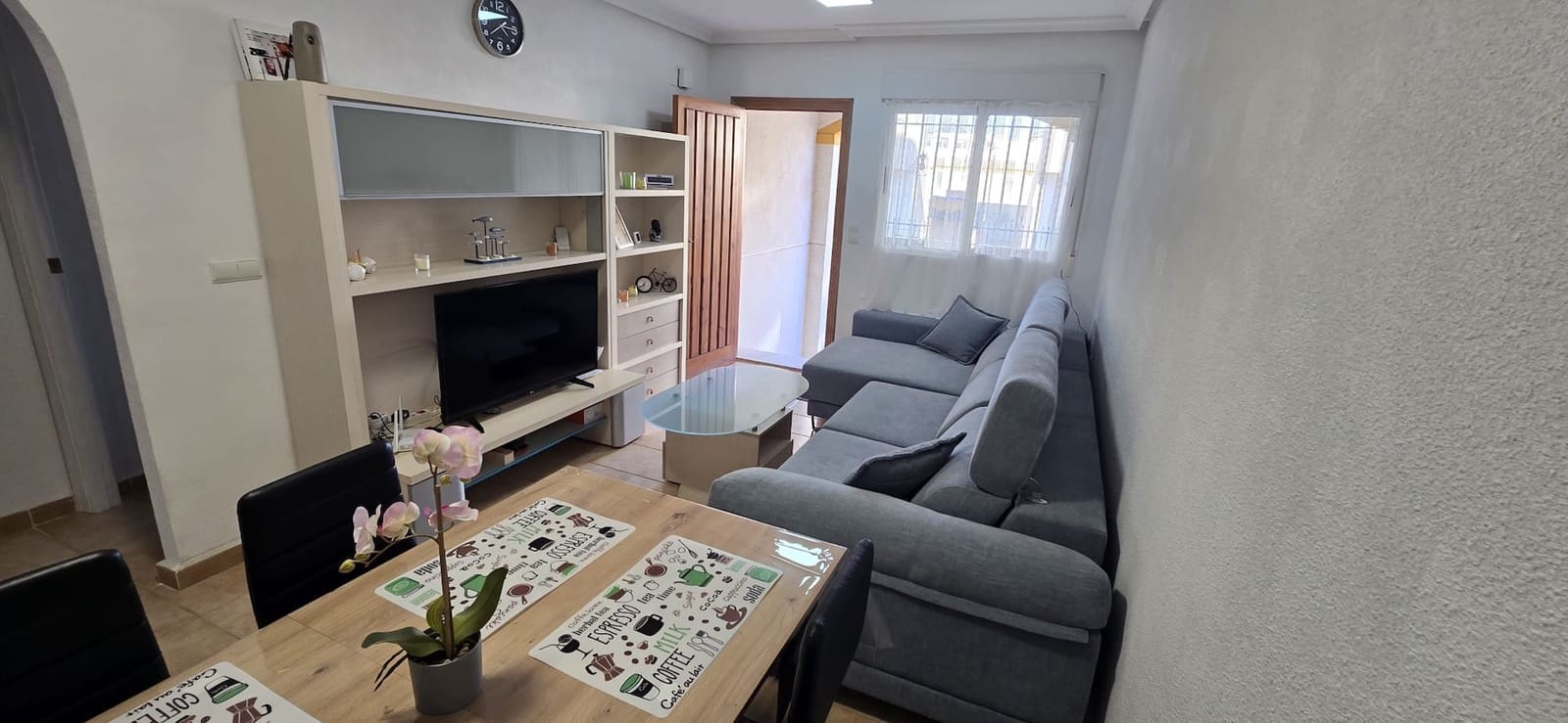 2 bedroom Apartment for sale in Guardamar del Segura with pool - € 145,000 (Ref: 9614208)