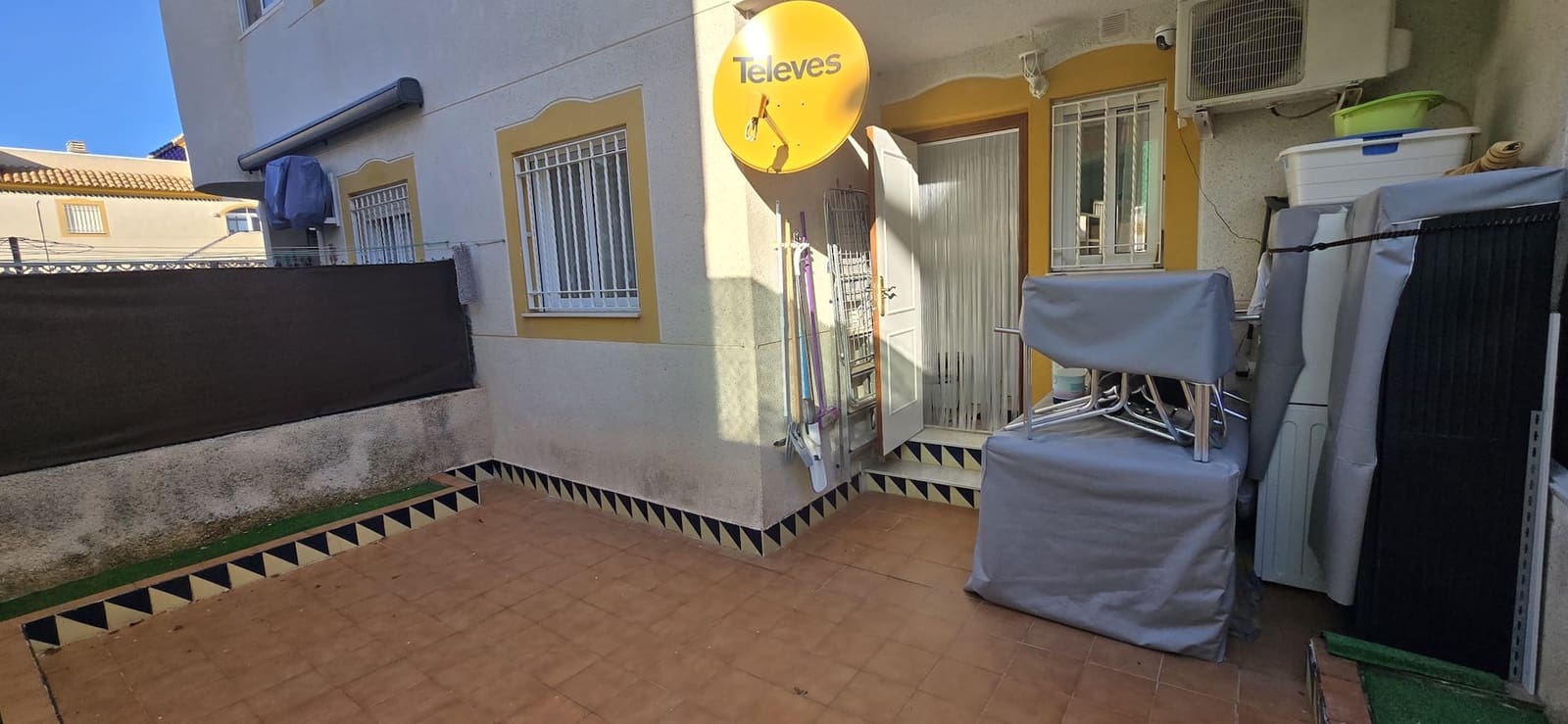 2 bedroom Apartment for sale in Guardamar del Segura with pool - € 145,000 (Ref: 9614208)