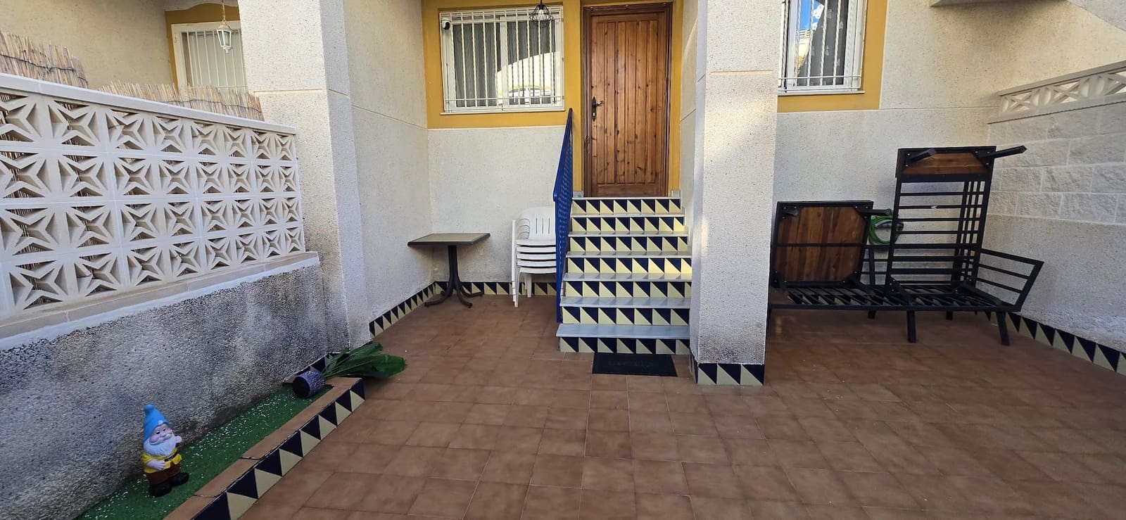 2 bedroom Apartment for sale in Guardamar del Segura with pool - € 145,000 (Ref: 9614208)