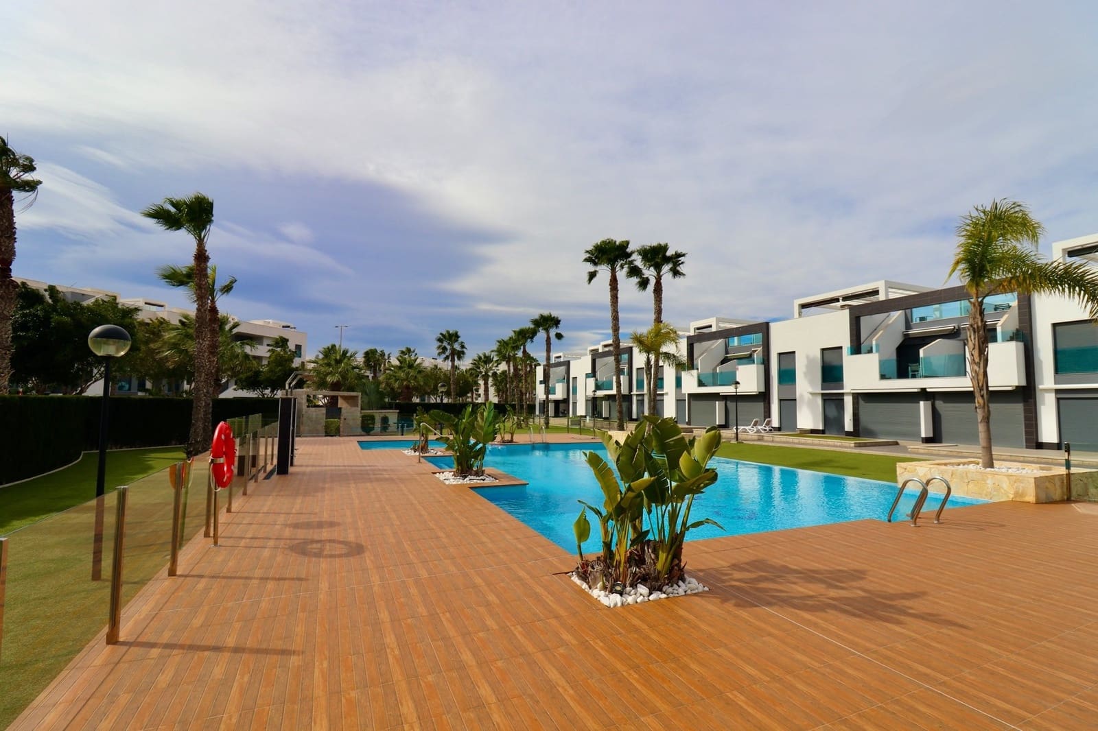 3 soveværelse Lejlighed til salg i Guardamar del Segura med swimmingpool garage - € 269.500 (Ref: 9619667)