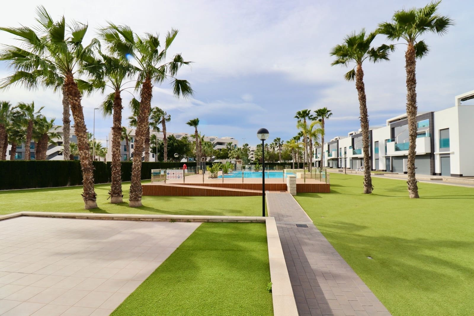 3 soveværelse Lejlighed til salg i Guardamar del Segura med swimmingpool garage - € 269.500 (Ref: 9619667)