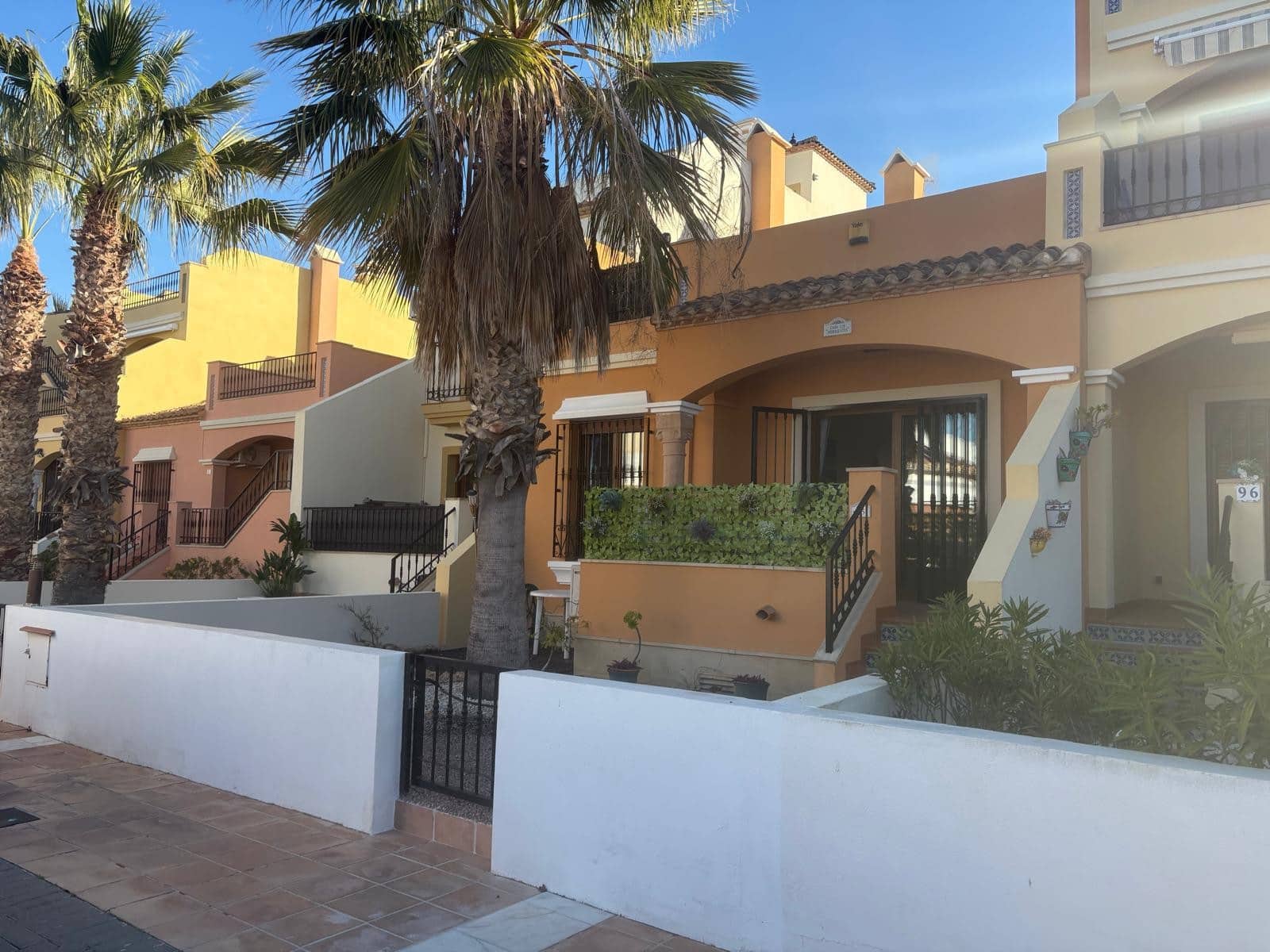 3 bedroom Townhouse for sale in Algorfa with pool - € 249,000 (Ref: 9622748)