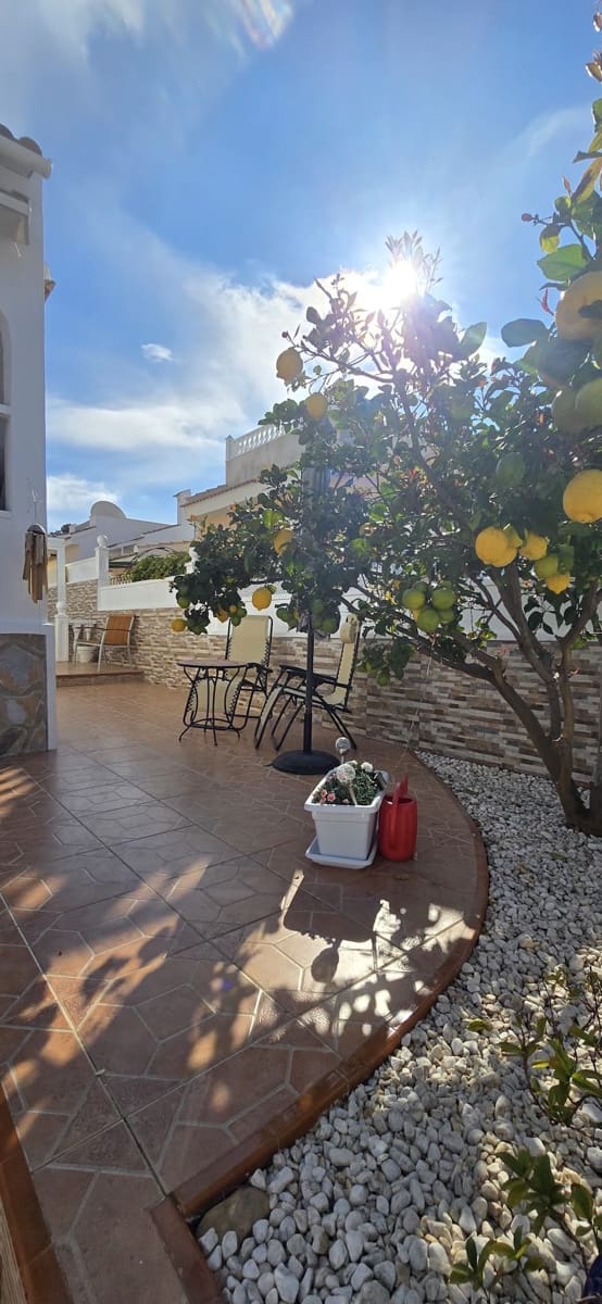 2 Zimmer Bungalow zu verkaufen in Ciudad Quesada mit Pool - 249.000 € (Ref: 9649847)