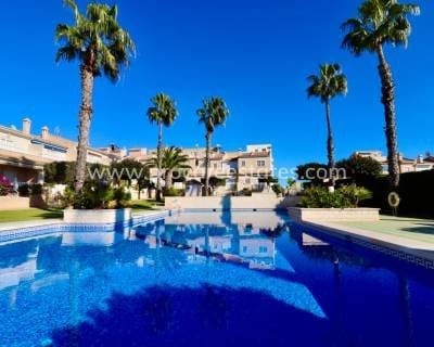 Casa de 2 habitaciones en Ciudad Quesada en venta con piscina - 260.000 € (Ref: 9674755)