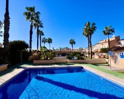 Casa de 2 habitaciones en Ciudad Quesada en venta con piscina - 260.000 € (Ref: 9674755)