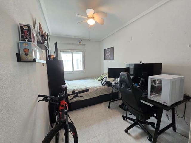 Apartamento de 3 habitaciones en Los Montesinos en venta con piscina - 145.000 € (Ref: 9690018)