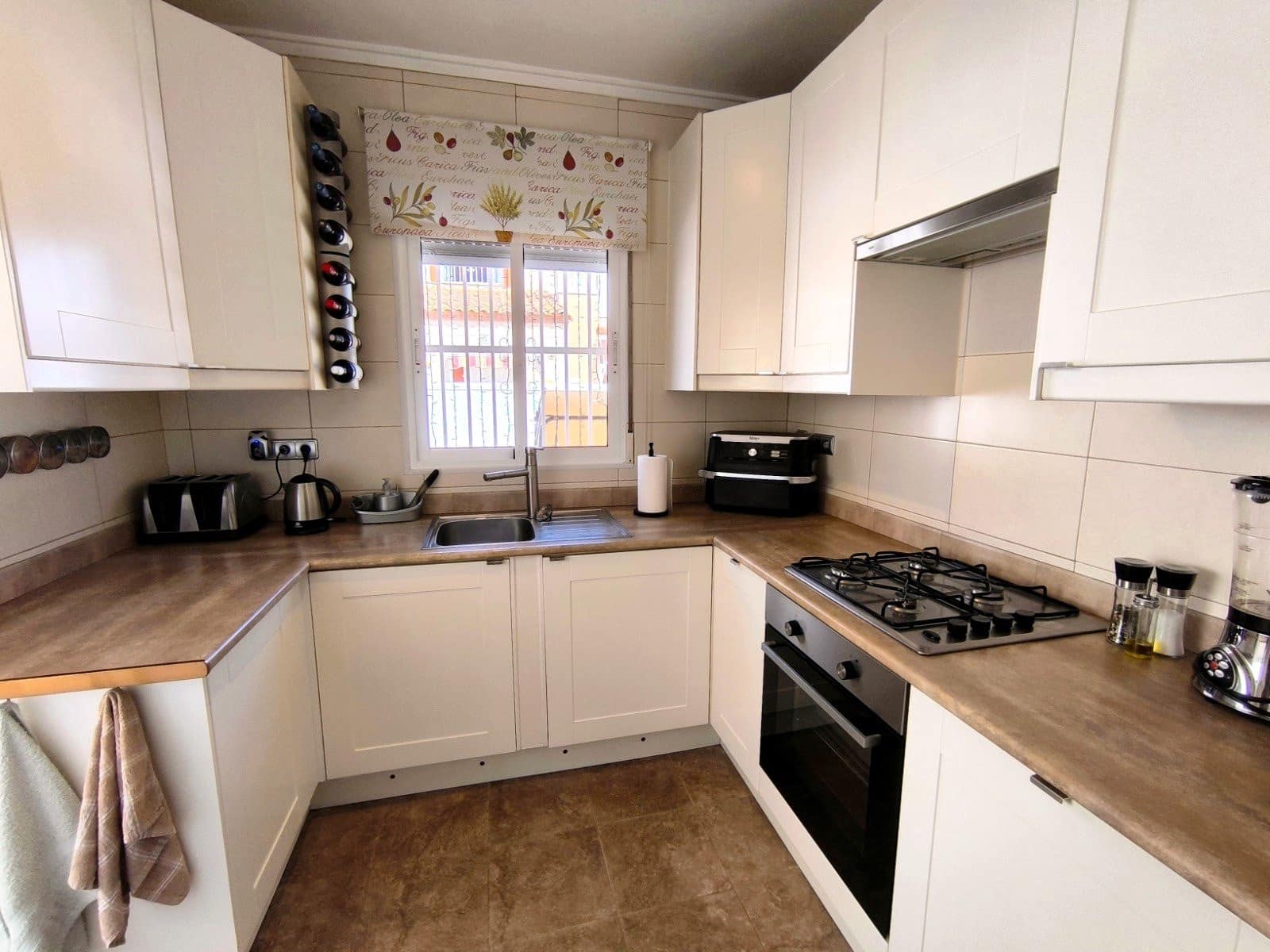 3 slaapkamer Halfvrijstaande villa te koop in Algorfa met zwembad garage - € 185.000 (Ref: 9714392)