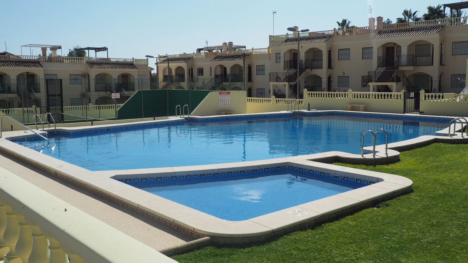 2 soveværelse Bungalow til salg i Algorfa med swimmingpool - € 150.000 (Ref: 9715173)