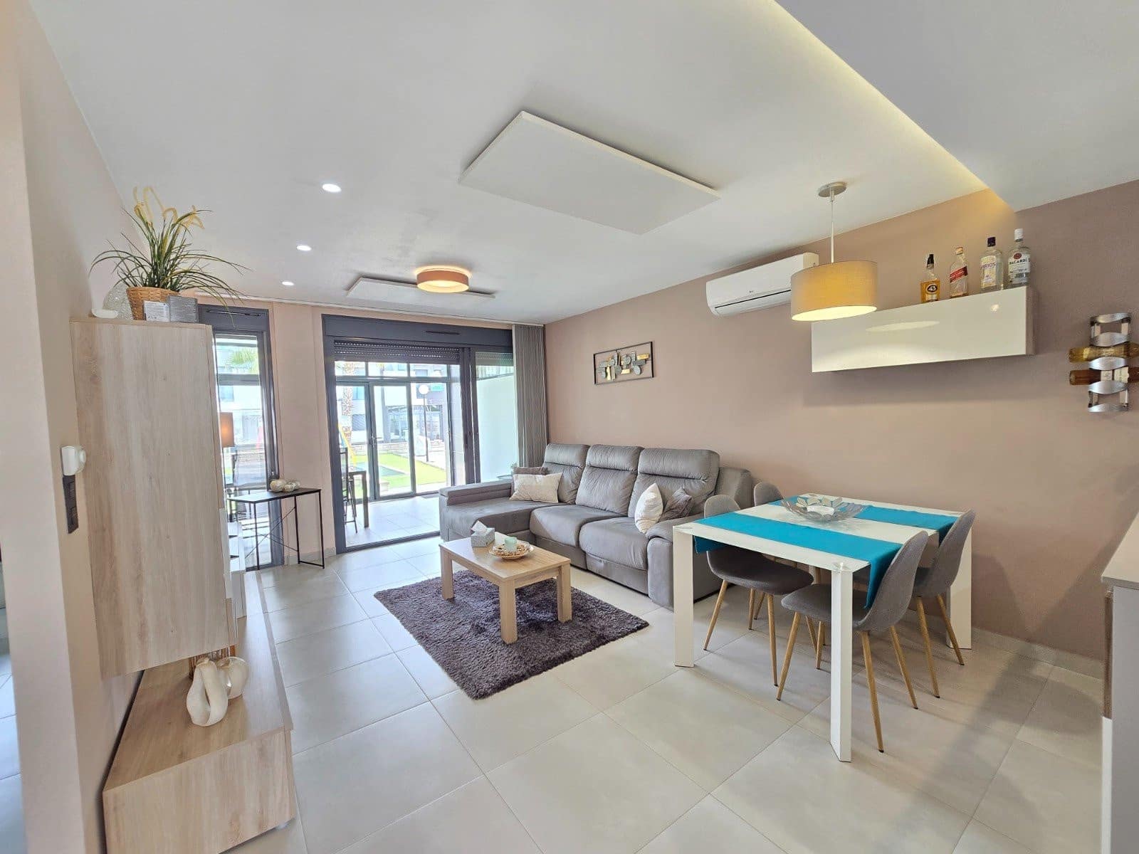 2 chambre Appartement à vendre à Punta Prima avec piscine garage - 259 900 € (Ref: 9752495)