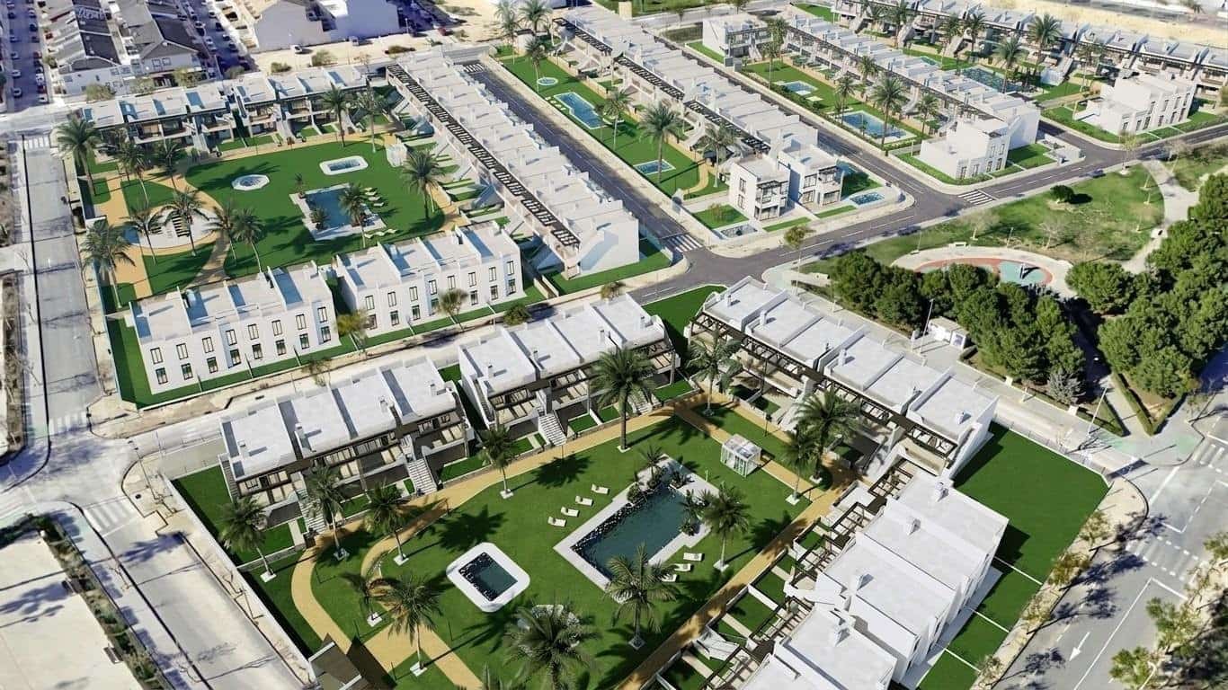 Bungalow de 3 habitaciones en Pilar de la Horadada en venta con piscina - 375.000 € (Ref: 9752497)