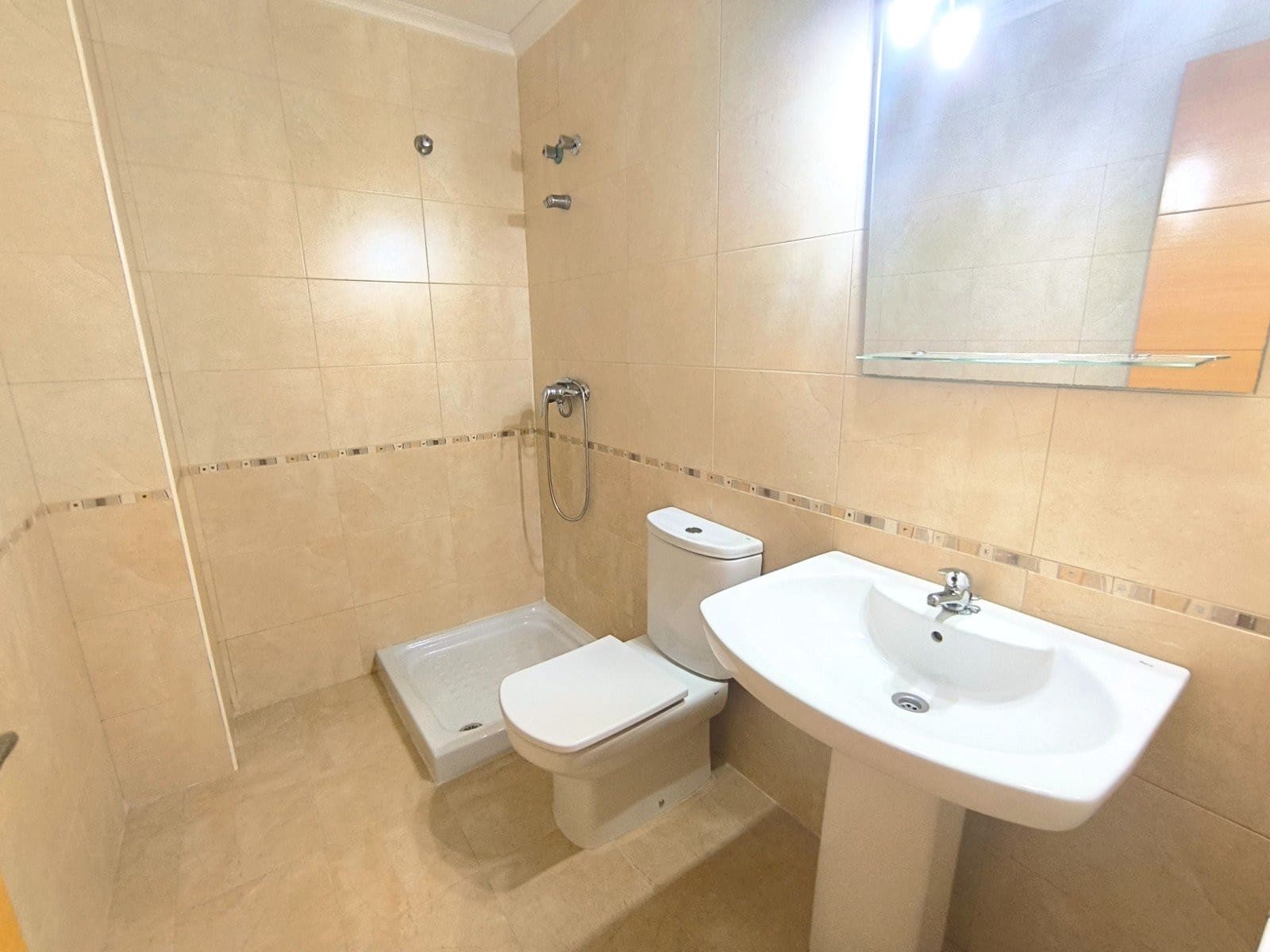 3 soveværelse Semi-Rækkehus til salg i Ciudad Quesada med swimmingpool - € 249.950 (Ref: 9793859)