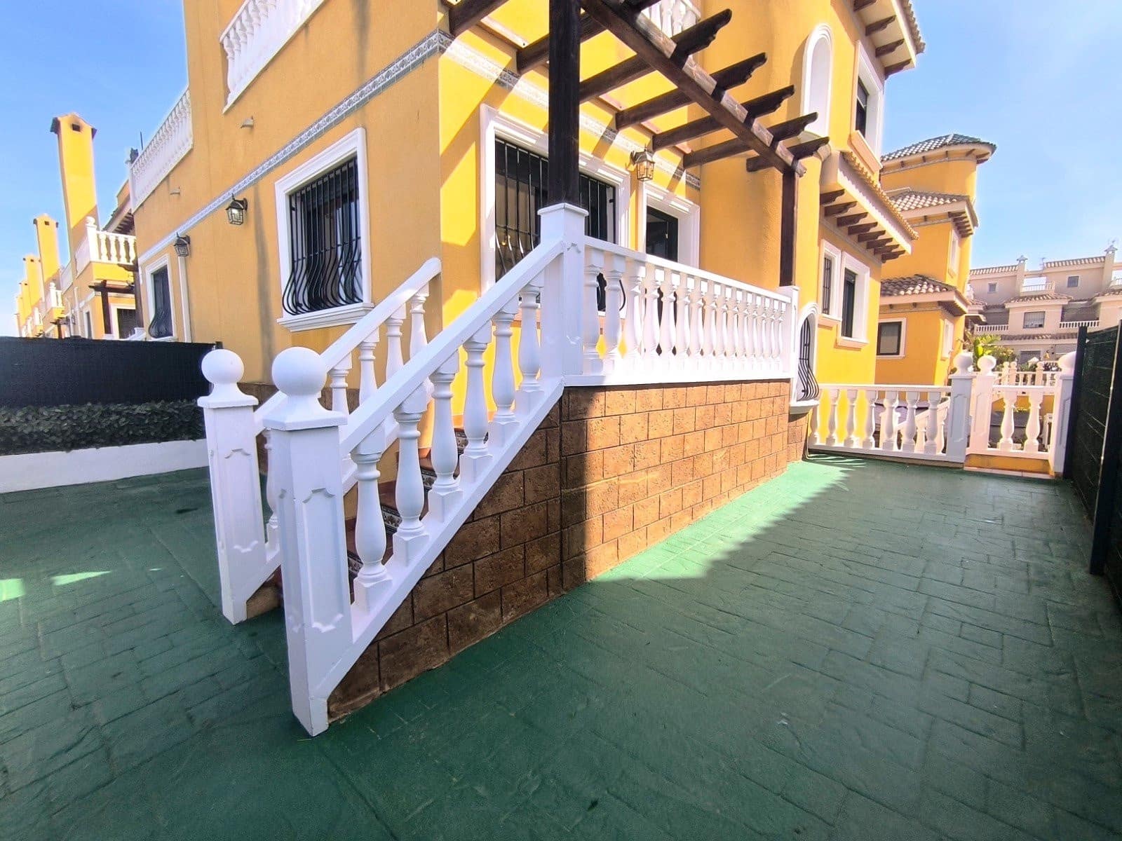 3 soveværelse Semi-Rækkehus til salg i Ciudad Quesada med swimmingpool - € 249.950 (Ref: 9793859)