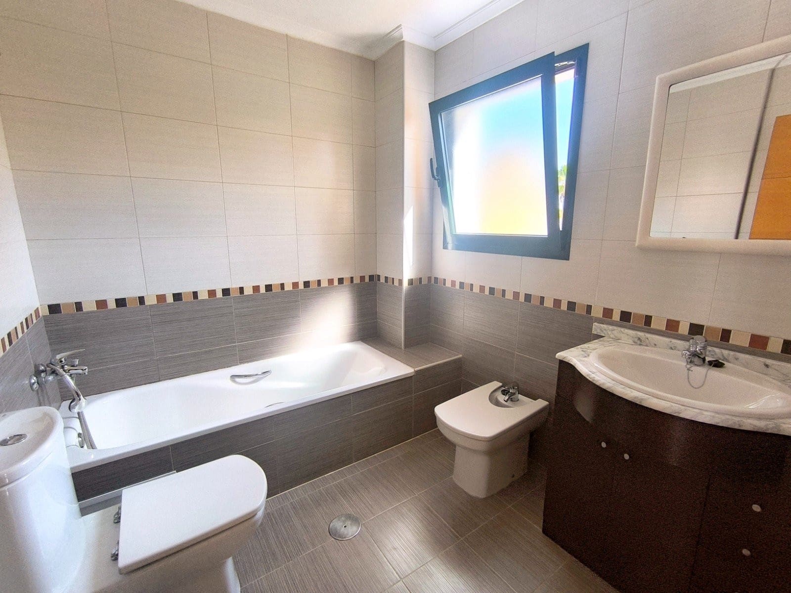 3 soveværelse Semi-Rækkehus til salg i Ciudad Quesada med swimmingpool - € 249.950 (Ref: 9793859)