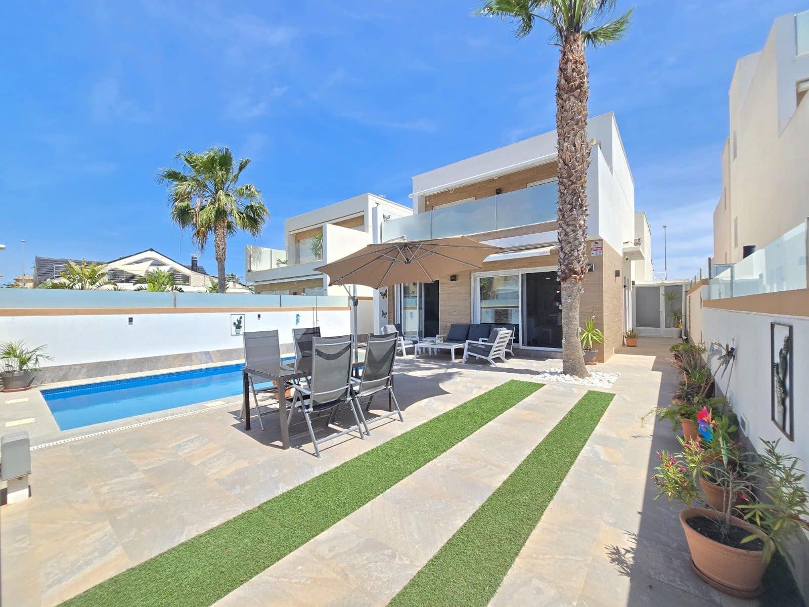 3 soveværelse Villa til salg i Pilar de la Horadada med swimmingpool - € 450.000 (Ref: 9818786)